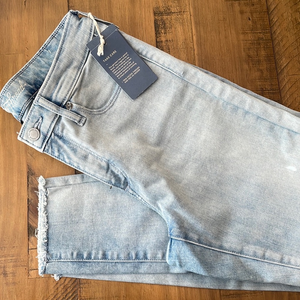 Universal Thread NWT Size 6 skinny jeans
